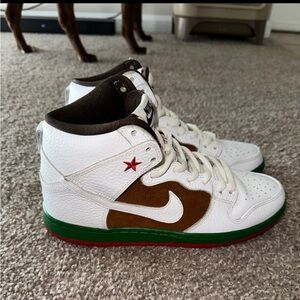 Nike “Cali” Dunks